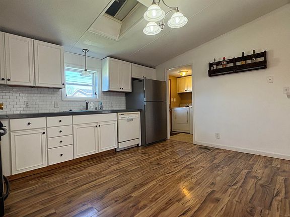 3rd image of 104 Nason Street