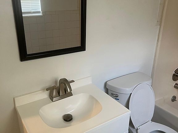 3rd image of 211 Elyria Dr APT 1
