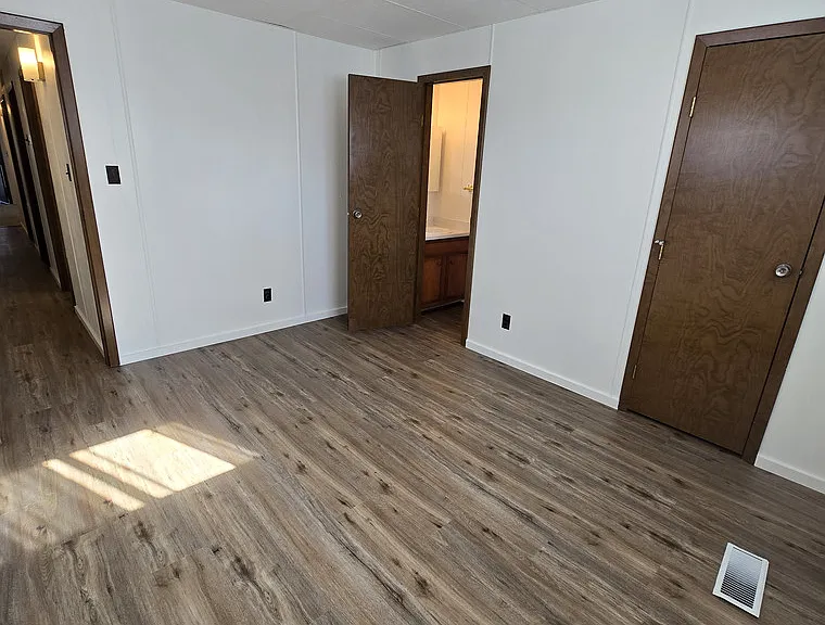 6831 Jade Park Ave NE — Photo 9