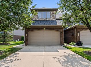 47630 Lorie Ln #9, New Baltimore, MI 48047