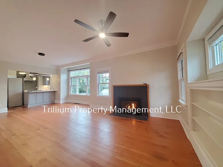 1411 SE 49th Ave — Photo 2