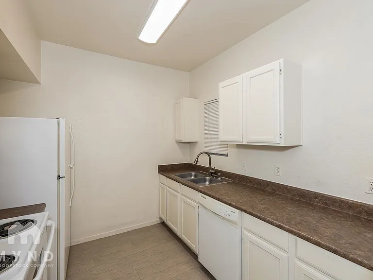 9620 W Russell Rd #1125 — Photo 9