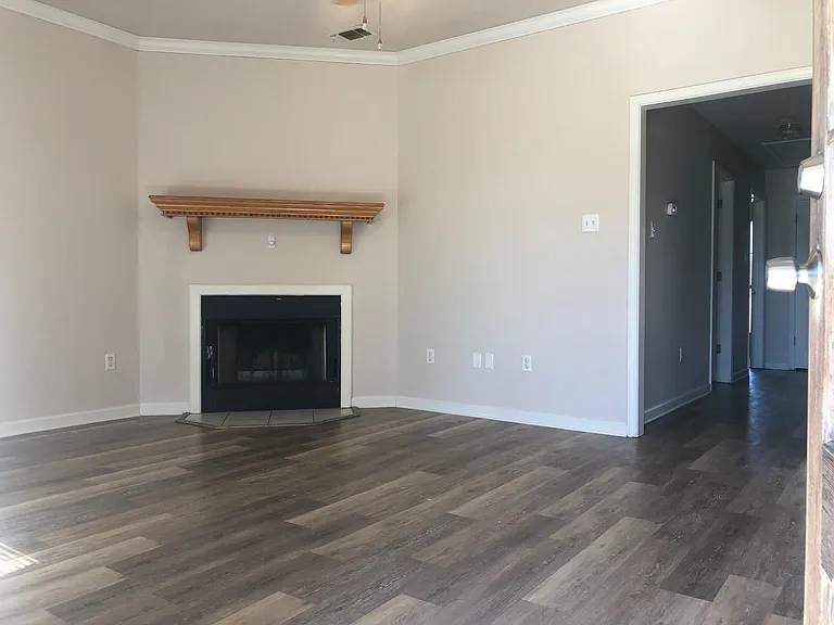 10017 Chapel Hill Dr — Photo 2