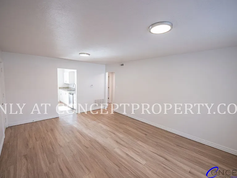 943-971 Chapel Dr — Photo 51