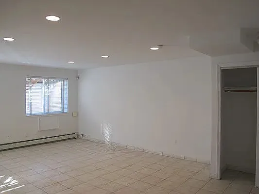 Rented by 18 REALTY | media 7
