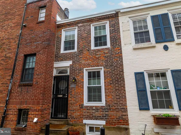 2402 Manning St, Philadelphia, PA 19103