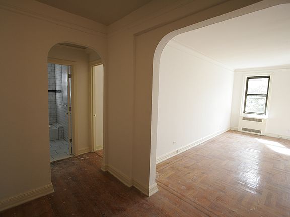4th image of 4739 40th St APT 4D