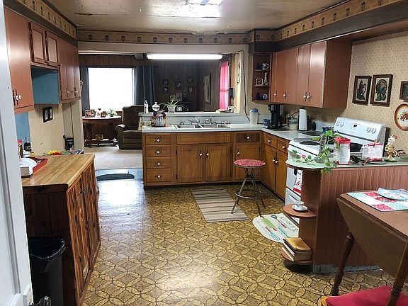 K#1 w/ back living room