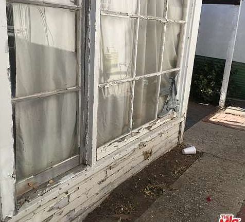 5th image of 1152 W 98th St