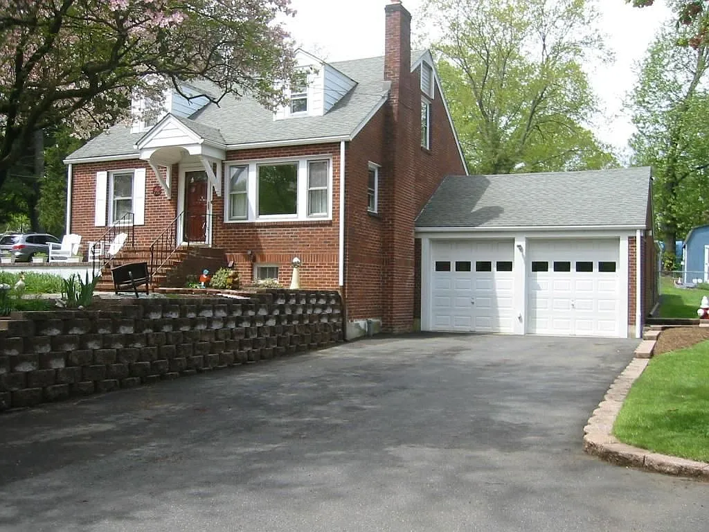 215 Powerville Rd photo 1