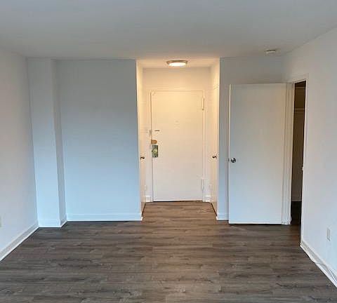 2nd image of 1021 Arlington Blvd APT 1103