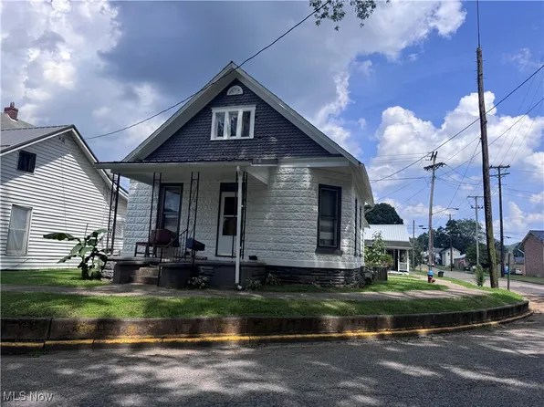 191 S 5th St, McConnelsville, OH 43756