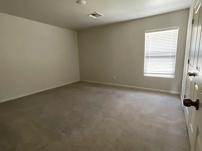 2405 Village Dr — Photo 18