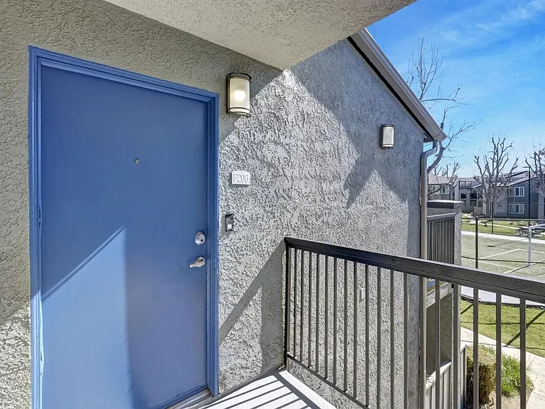 The James Apartments — Photo 31
