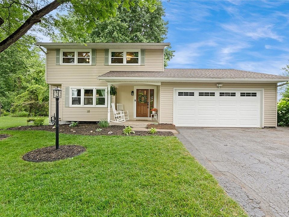 1st image of 5 Overbrook Ln