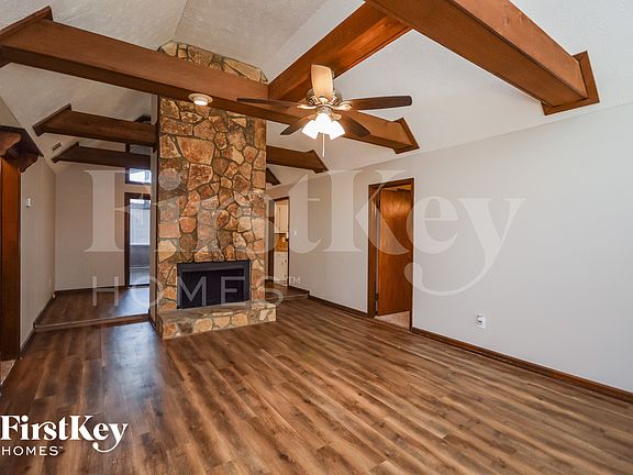 3rd image of 3932 Woodland Cir SE