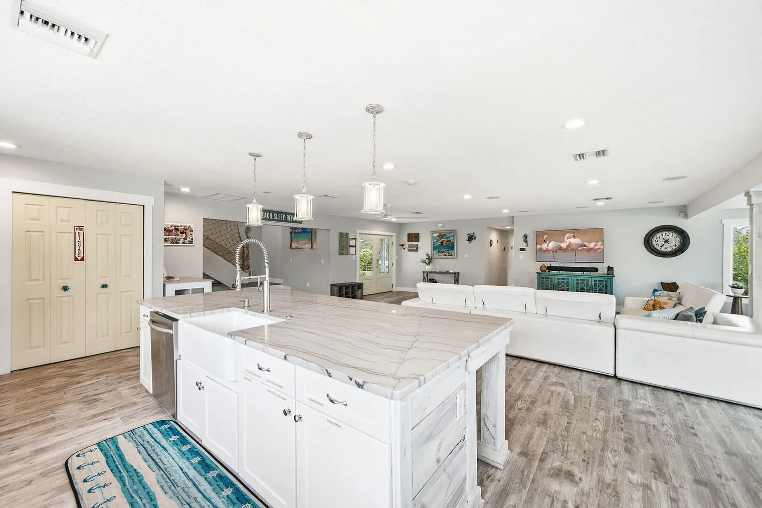 4 bed, 2.0 bath, 3067 sqft, $13,772 — Photo 4