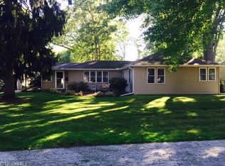 195 Vineyard Rd, Avon Lake, OH 44012