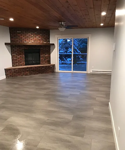 411 Young St — Photo 1