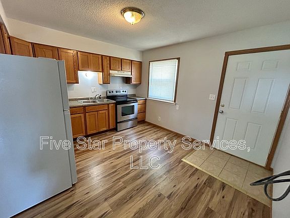 4th image of 404 E Madison St #K