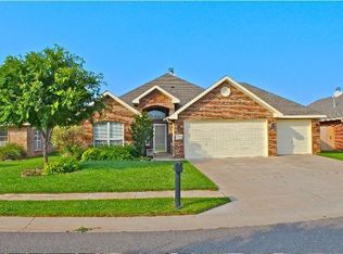 1855 Olde School Rd, Edmond, OK 73012