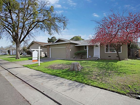 5th image of 2634 W Buttonwillow Avenue