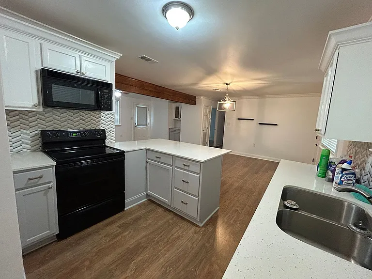 2080 Jerlyn Dr — Photo 15