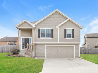 9905 E 219th Cir, Peculiar, MO 64078