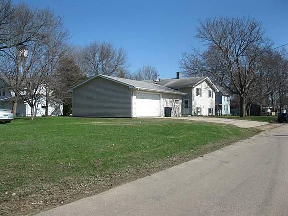 3rd image of 1131 3rd Ave
