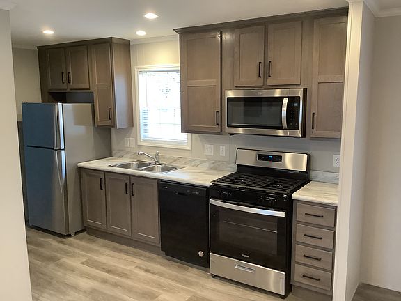 2nd image of 149 Linden Blvd #149