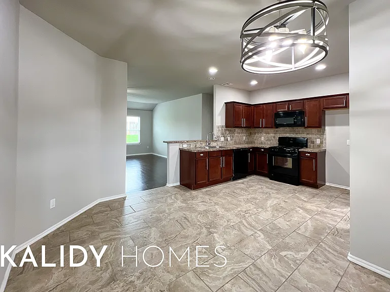 2901 Cider Mill Ln — Photo 6
