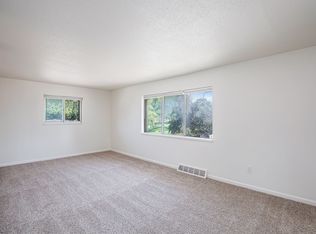 Estes on Ash, Kansas City, MO 64133