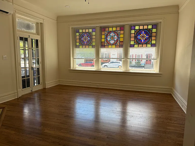139 E Broad St — Photo 6