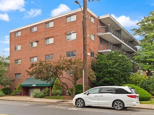995 Massachusetts Ave APT 301, Arlington, MA 02476