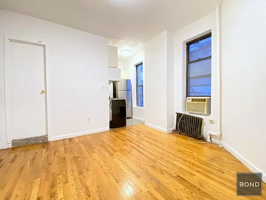 Rented by Bond New York | media 23