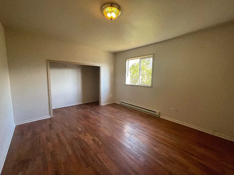 595 Keller Ave — Photo 2
