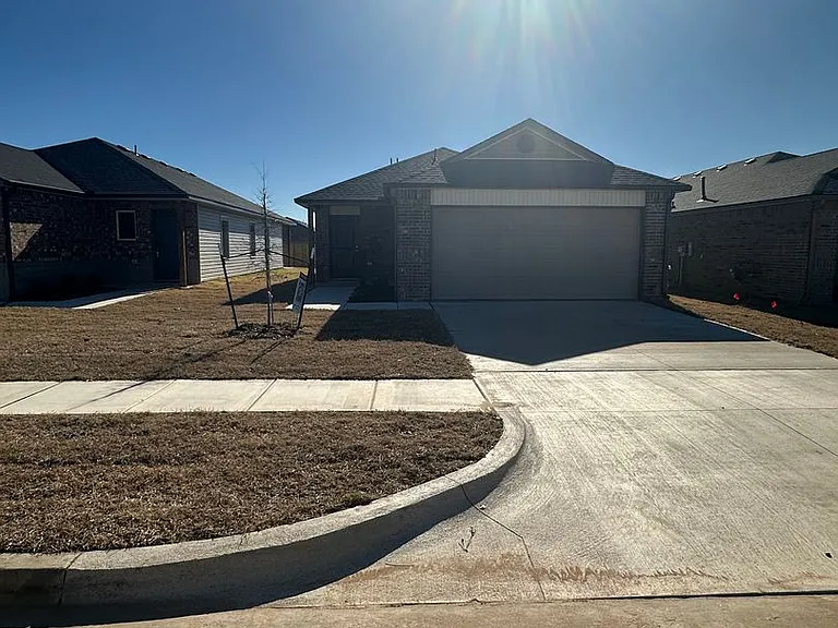 1220 S Brook Dr — Photo 3
