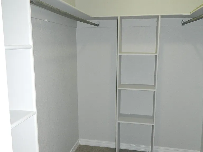 1302 W Exchange St — Photo 18