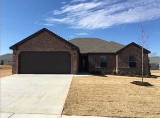 955 Washburn Dr, Pea Ridge, AR 72751