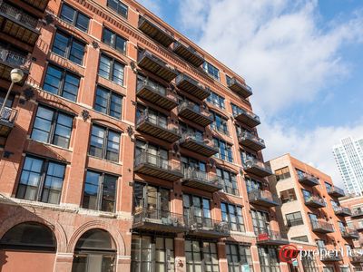 226 N Clinton St APT 623, Chicago, IL, 60661