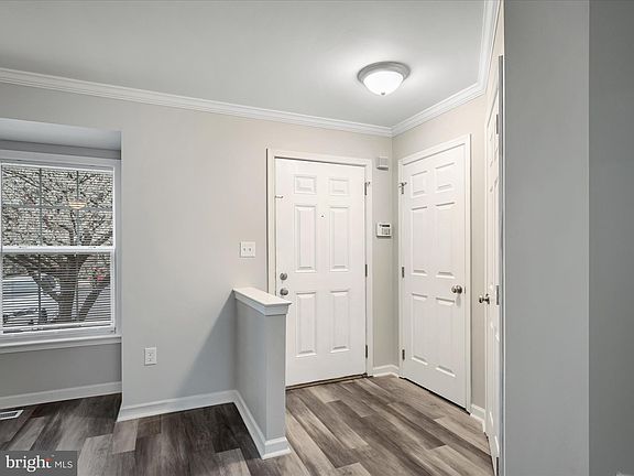 5th image of 97 Lombard Ln