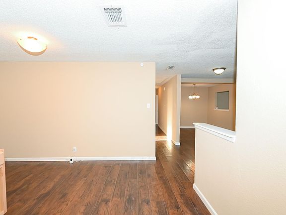 3rd image of 6038 Sandwick Dr