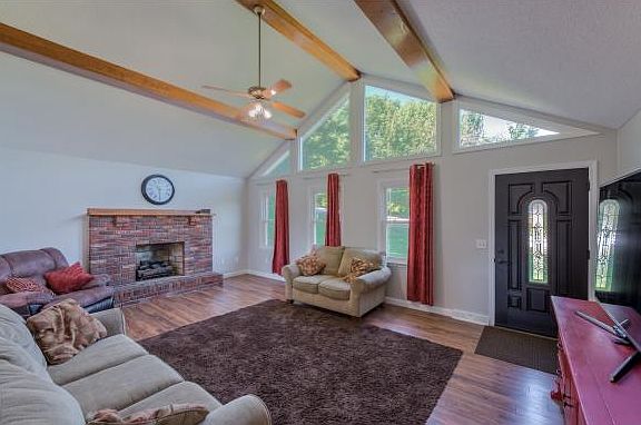 2nd image of 310 Camelot Dr
