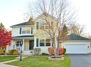 155 Center St, Crystal Lake, IL 60014