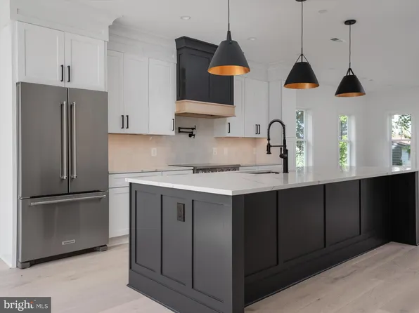 1422 Howard Rd, Annapolis, MD 21403