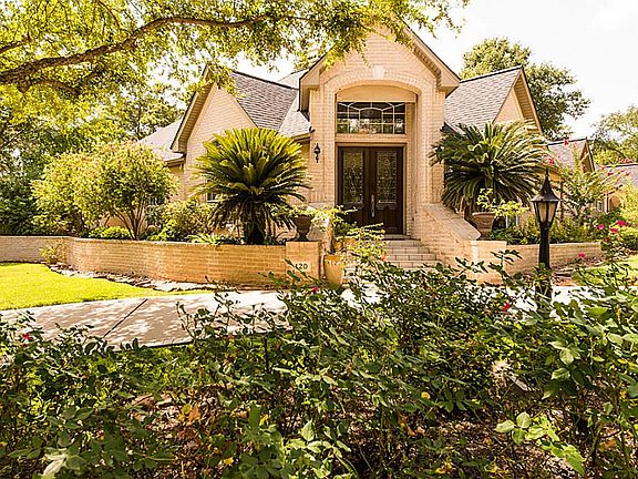 2nd image of 120 Bentwater Bay Cir