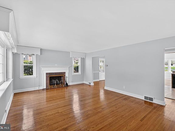 3rd image of 517 Weymouth Rd
