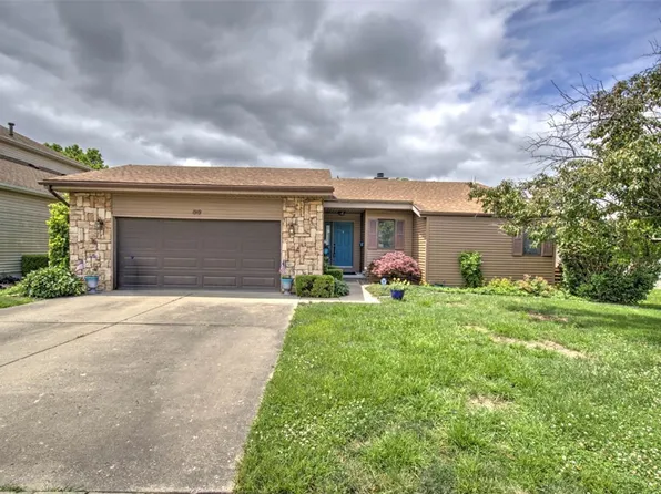 1919 Carl Ct, Decatur, IL 62526