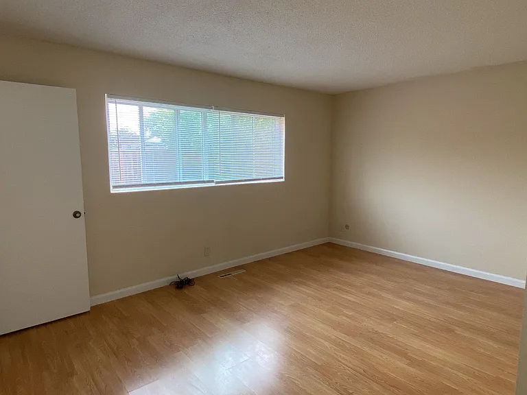 5278 Dupont Ave — Photo 7