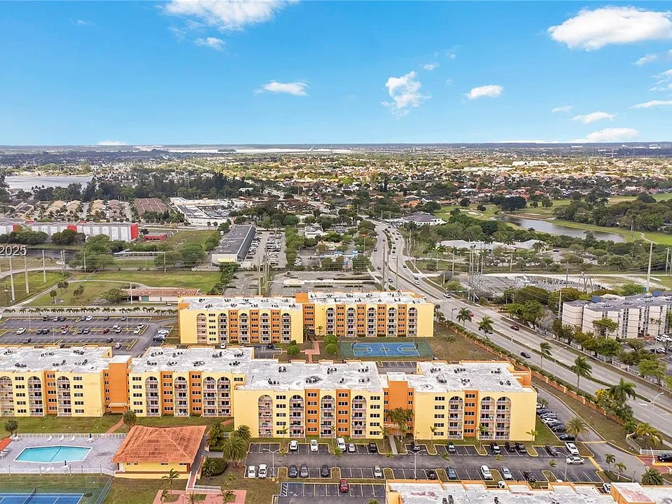 7000 NW 186th St